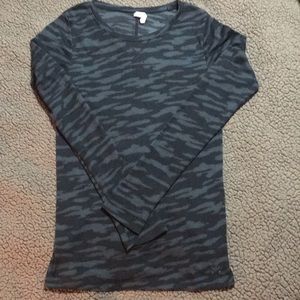 UNDER ARMOUR LONG SLEEVED SHIRT